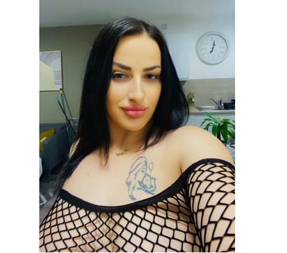 Escorts and Massages Derby City Centre Derby - Photos for Hi im Iris new in town🤤🥰