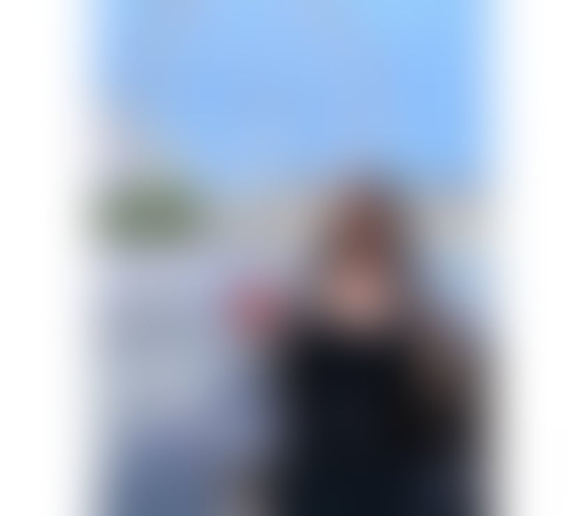 HELLO I'M NEW GIRL IN YOUR TOWN