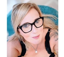 Rachel english curvy temptress