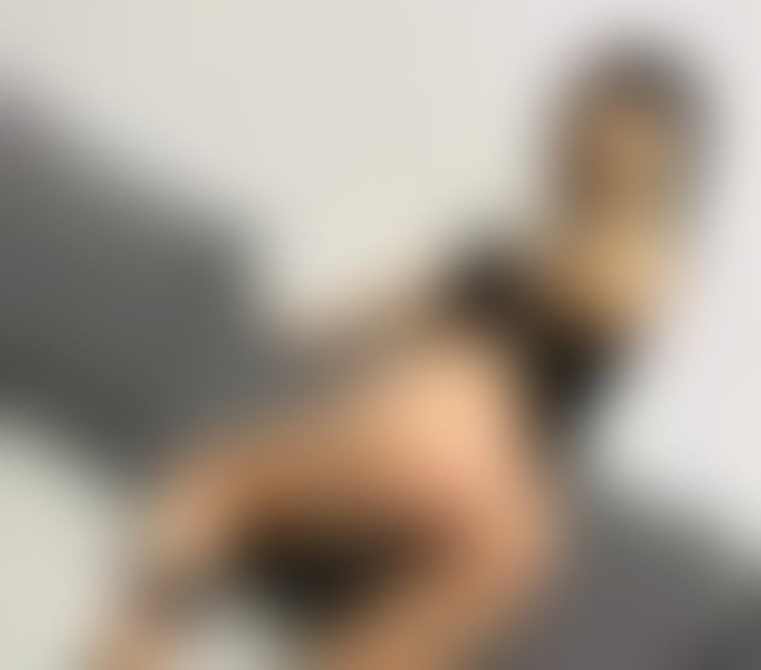 Escorts West Yorkshire Leeds - Photos for New babe in town full Service Party girl