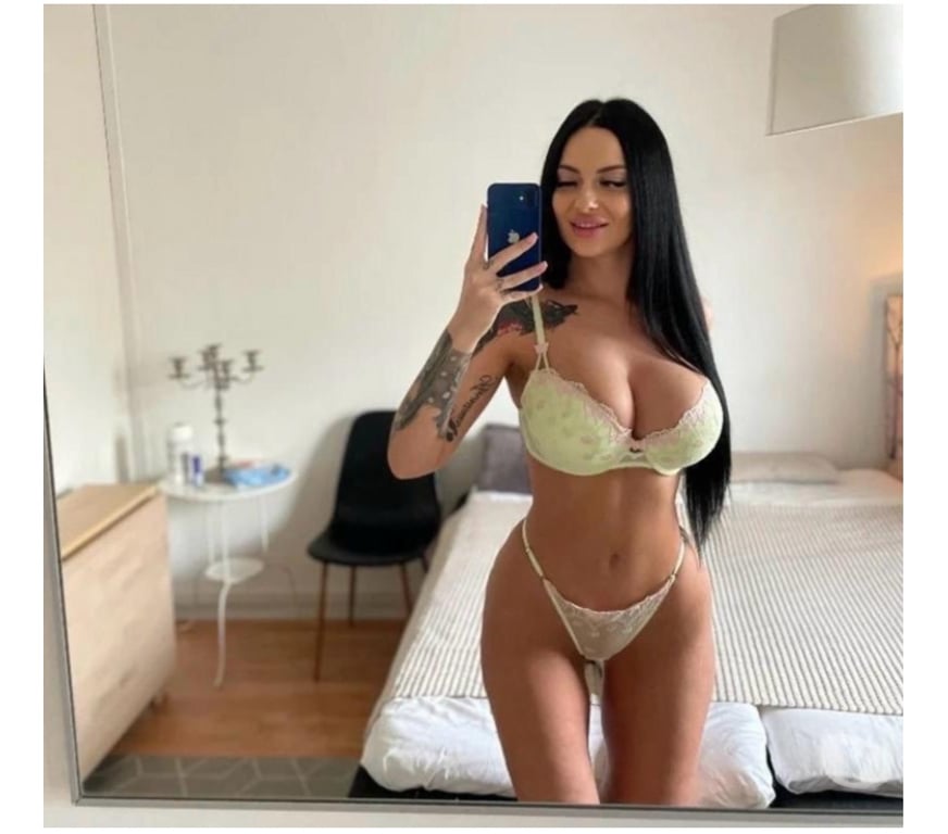 Escorts Hertfordshire St. Albans - Photos for Lora Wet 💦Luxury💎LOVELY BUM🍑🍭Party girl🩵