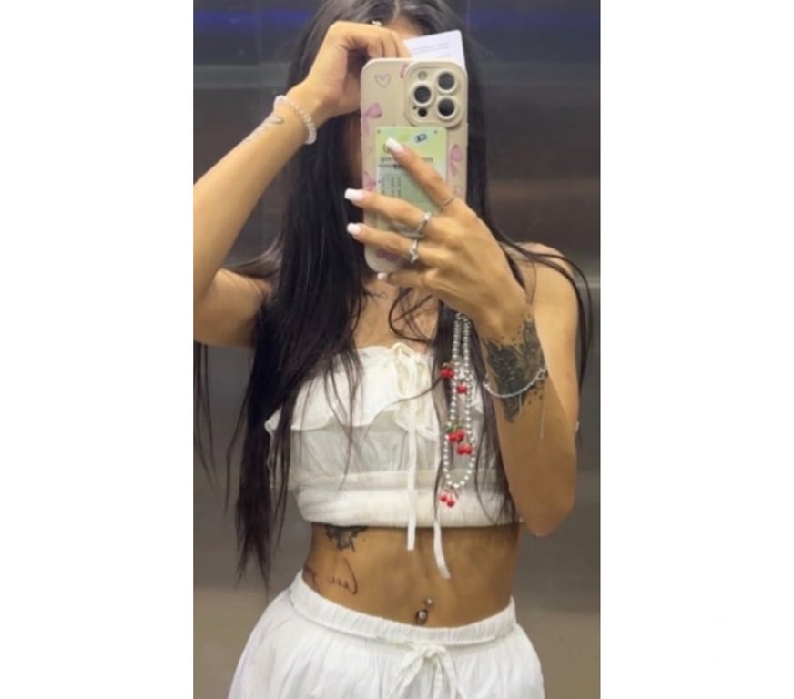 Escorts East London Aldgate East Station - East London - Photos for Petite princess