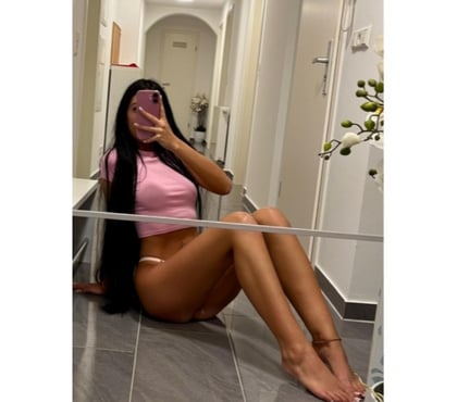 Escorts Edinburgh Edinburgh - Photos for Alisia new in town only outcall party 🥳🎉 girl