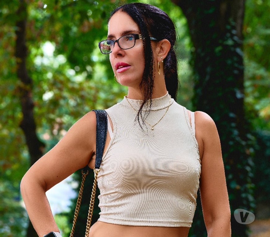 Adult Entertainment East London Canary Wharf - East London - Photos for English Lucy’s online services