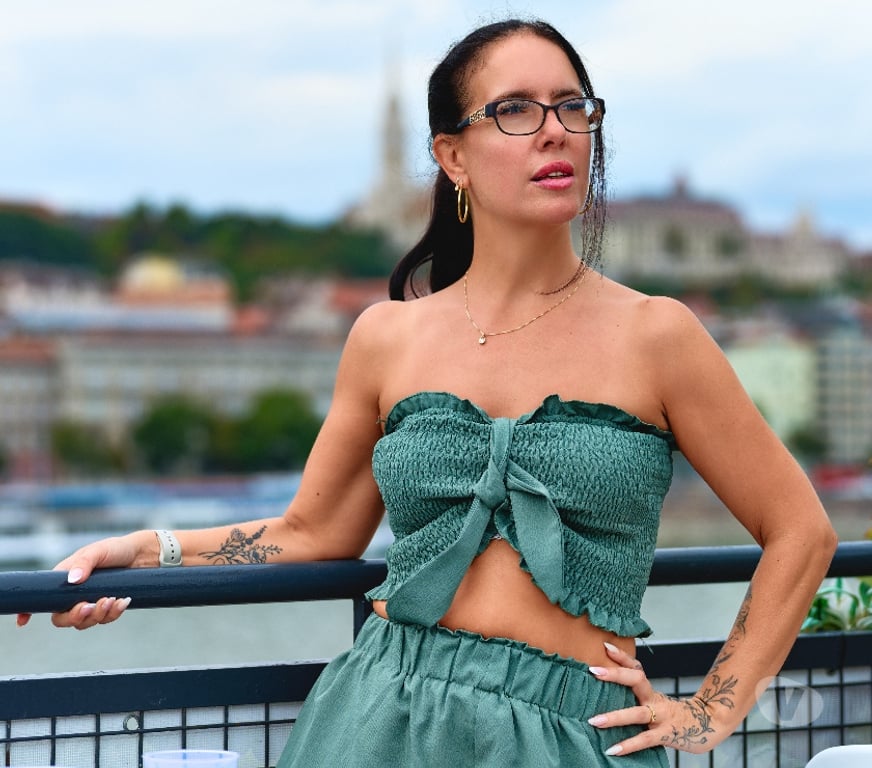 Adult Entertainment East London Canary Wharf - East London - Photos for English Lucy’s online services