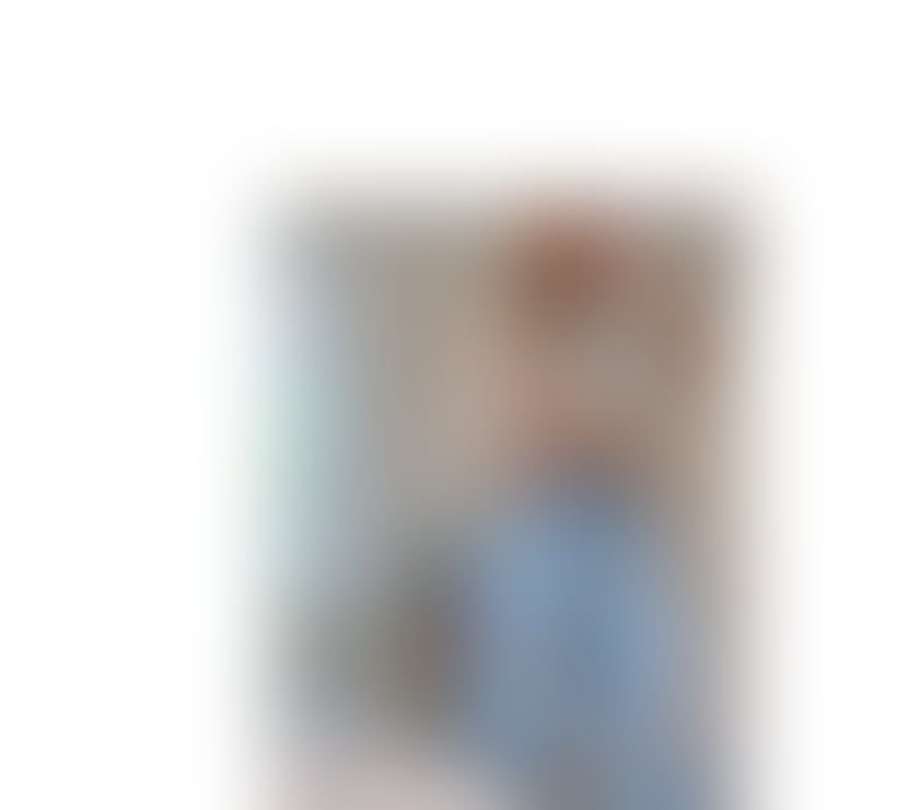 Karla, a Brazilian new to the city, loves parties 🥳 🔥