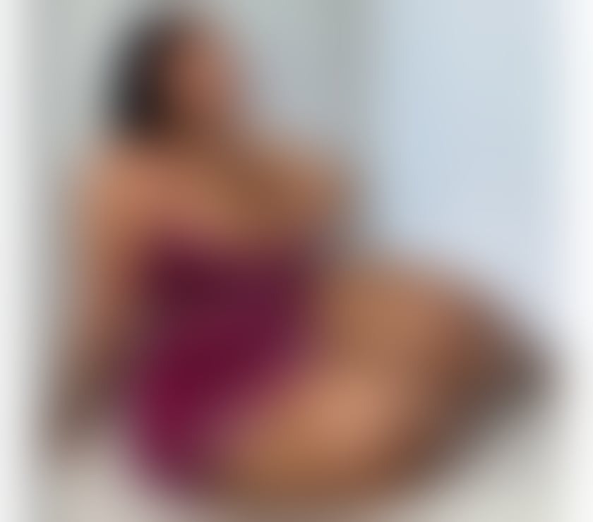 Escorts Edinburgh Edinburgh - Edinburgh - Photos for Julia sweet curvy queen best service , let's party babe