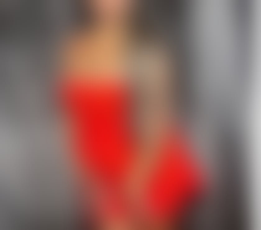 New In Town ✨Mollie 💕British Party Girl ✨