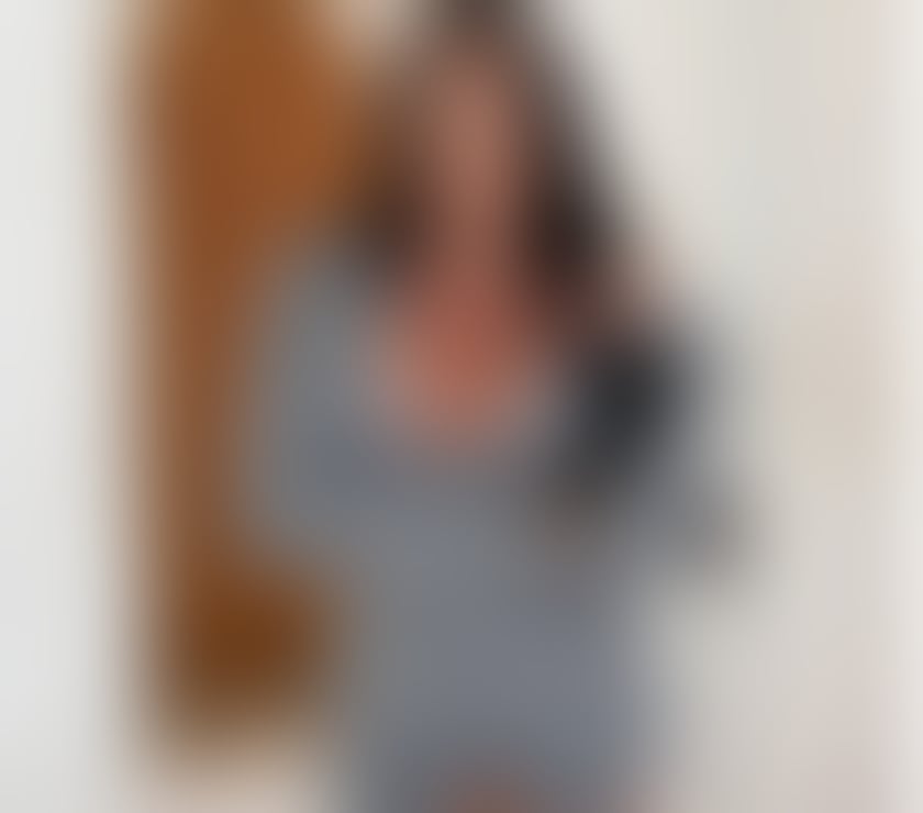 Golden Lissa✨HOTTEST BRUNETTE 🔝SLIM YOUNG BIGASS PARTY