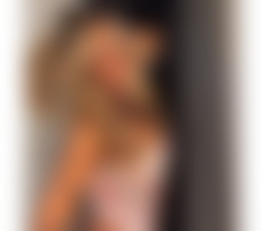 BELLA 🥰 FIRST TIME IN TOWN