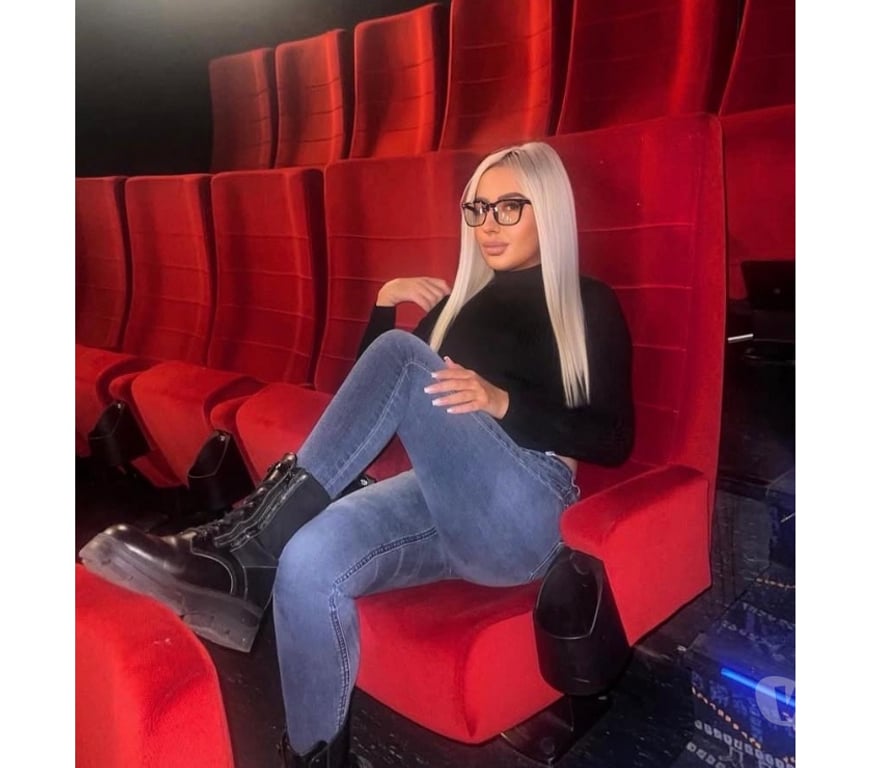 Escorts Surrey Guildford - Photos for Hot girl xx call me xxx Vanessa only outcall