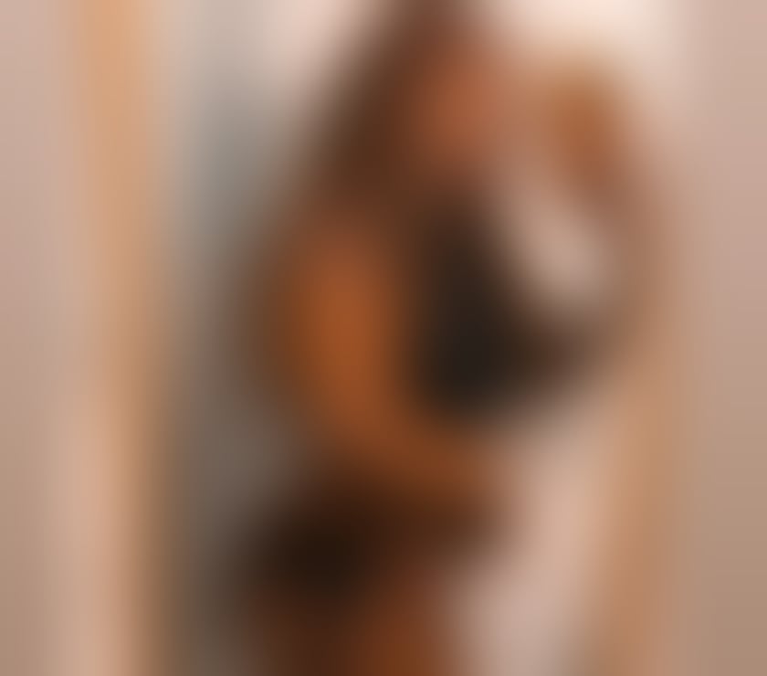 Escorts Kent Gravesham - Photos for Black ebony dack.and.pink flower.Alevel kiss good service