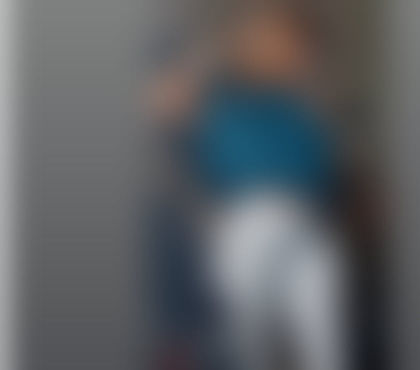 Black ebony dack.and.pink flower.Alevel kiss good service