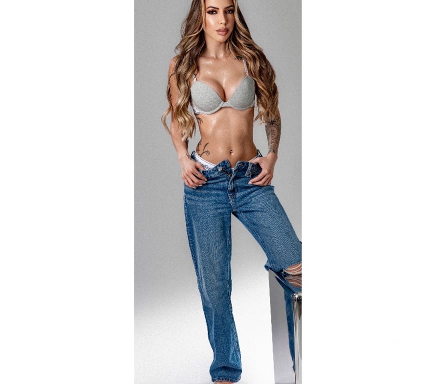 Escorts North West London Colindale Station - North West London - Photos for Scarlet ⚜️ High Class ⚜️