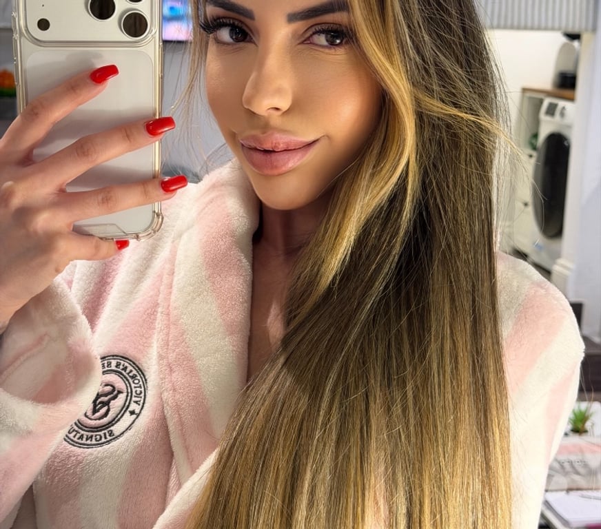 Escorts North West London Colindale Station - North West London - Photos for Scarlet ⚜️ High Class ⚜️