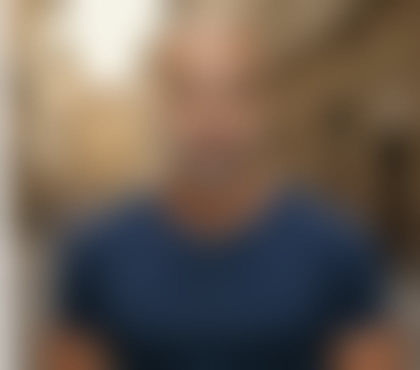 Male massage therapist for females only