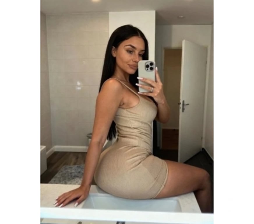 Escorts North Lanarkshire Motherwell - North Lanarkshire - Photos for 🍒NAUGHTY 🪩 🔝HOTTEST BRUNETTE 🔝PARTY