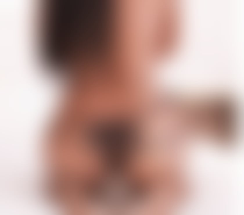 Escorts South West London Fulham Broadway - South West London - Photos for New super busty north American girl in fulham.xox