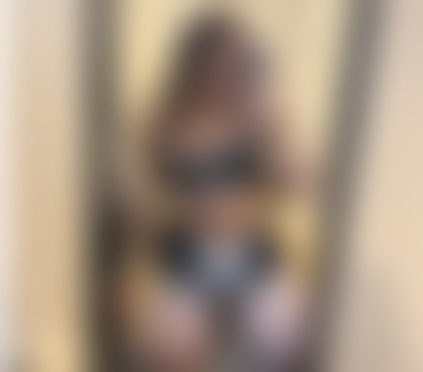 BEAUTIFUL BRAZILIAN IN THE CITY 🇧🇷🔥