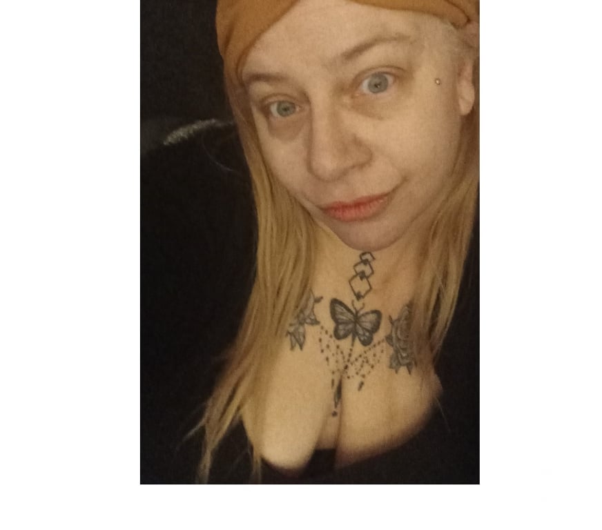 Escorts Oxfordshire Cherwell - Photos for English Curvy Blonde new in area