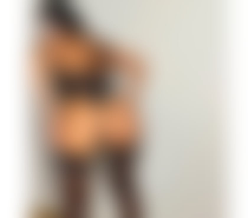 Escorts North London Islington - North London - Photos for Petite & Curvy Beauty – Discreet, Sensual & Unforgettable