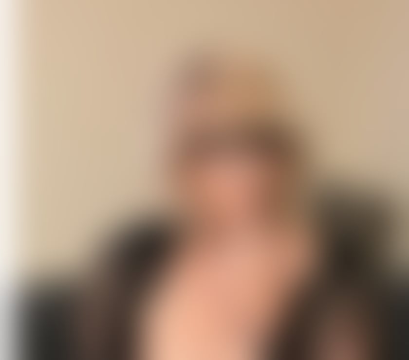 Escorts Greater Manchester Bolton - Photos for Hi!! NEME MILF MYRA HUNGARY LADY!! HURRY UP!!;😘