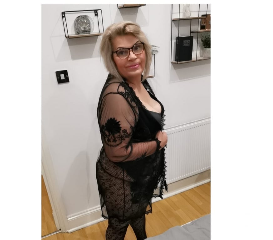Escorts Greater Manchester Bolton - Photos for Hi!! NEME MILF MYRA HUNGARY LADY!! HURRY UP!!;😘