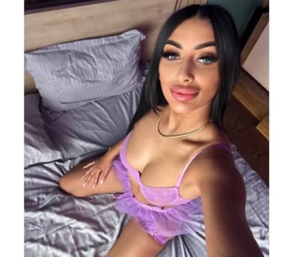 Escorts and Massages Swindon Town Centre Swindon - Photos for Selena🌹 Mysterious🌹Seductive & 🔥Partyss 🔥