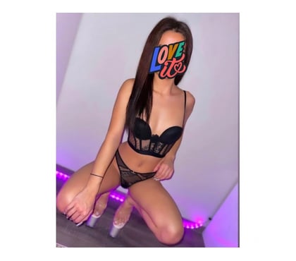OWO Escorts & Erotic Massage Exeter City Centre Exeter - Photos for 🥰Amira 🥰Best party 🥳 girl