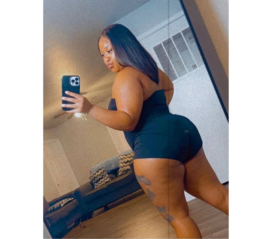 Escorts East London Barking Station - East London - Photos for 🥳🍾 Big Ass Party 🍾🥳