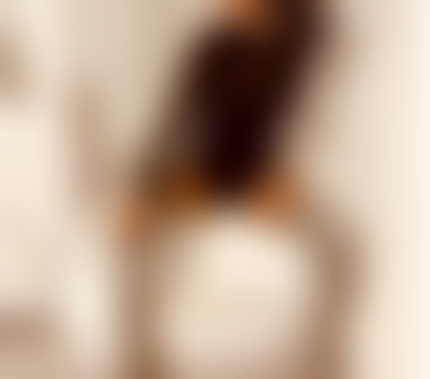 Escorts Chelsea South West London - Photos for Laura 🫦 ❤️, parties🥂 and adventures.🤩