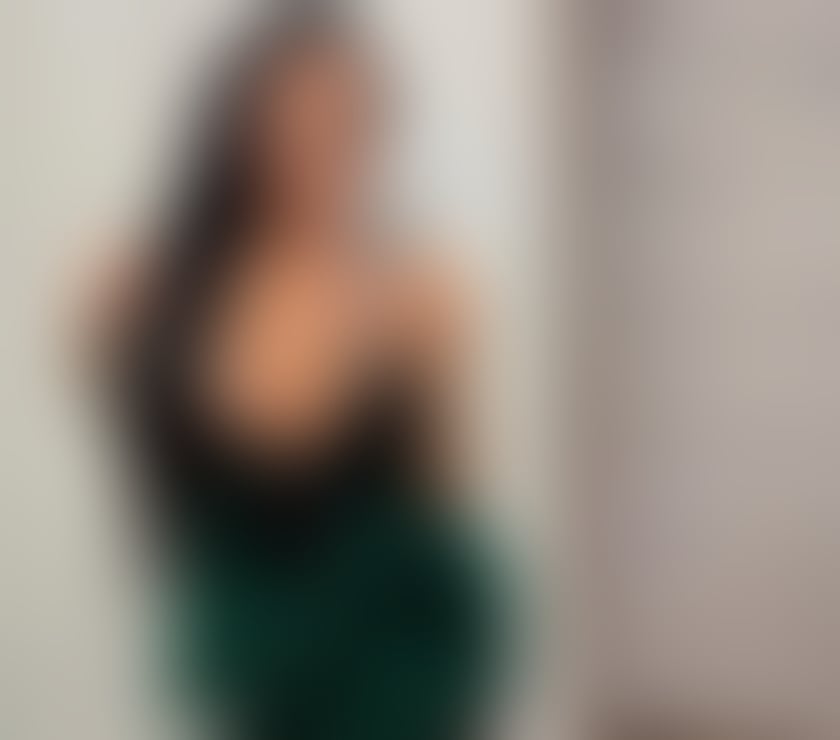Laura New Brazilian 100% real photos .Outcall London