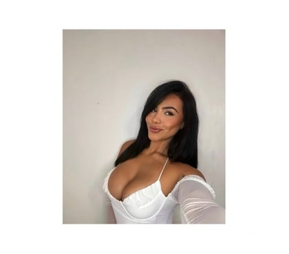Escort Walthamstow East London - Photos for Laura New Brazilian 100% real photos .Outcall London