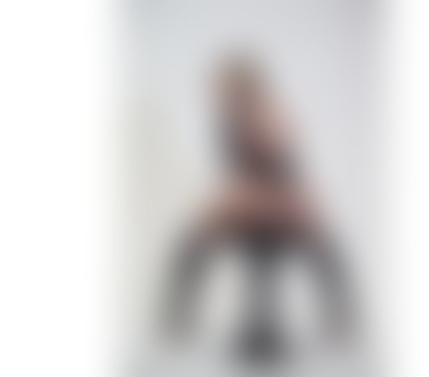 Escorts Surrey Epsom and Ewell - Photos for MATURE BIG BIG BUM 🇧🇷 BRAZIL PARTY