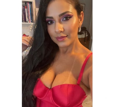 Escort Woolwich South East London - Photos for BRUNAXX Big butt Big natural breasts Tanned body👙🍑🫦