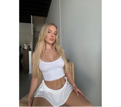 Escorts Canning Town East London - Photos for Scarlet 🔥Brazilian party girl 🔥🔥