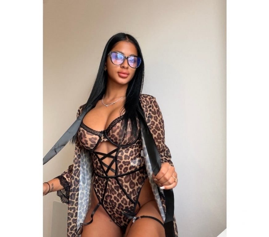 Escorts Kent Medway - Kent - Photos for New girl best services party girl today I'm arrive Anna
