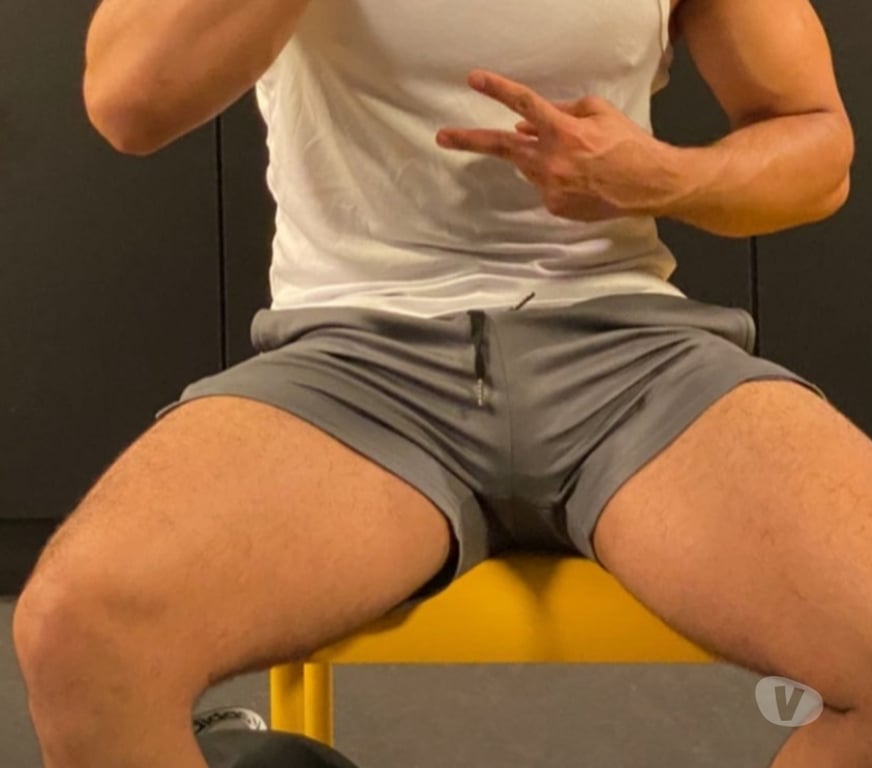 Trans Escorts Bedfordshire Luton - Photos for Leonardo discreet boy ready for you 🍆🎉 party 9 inch