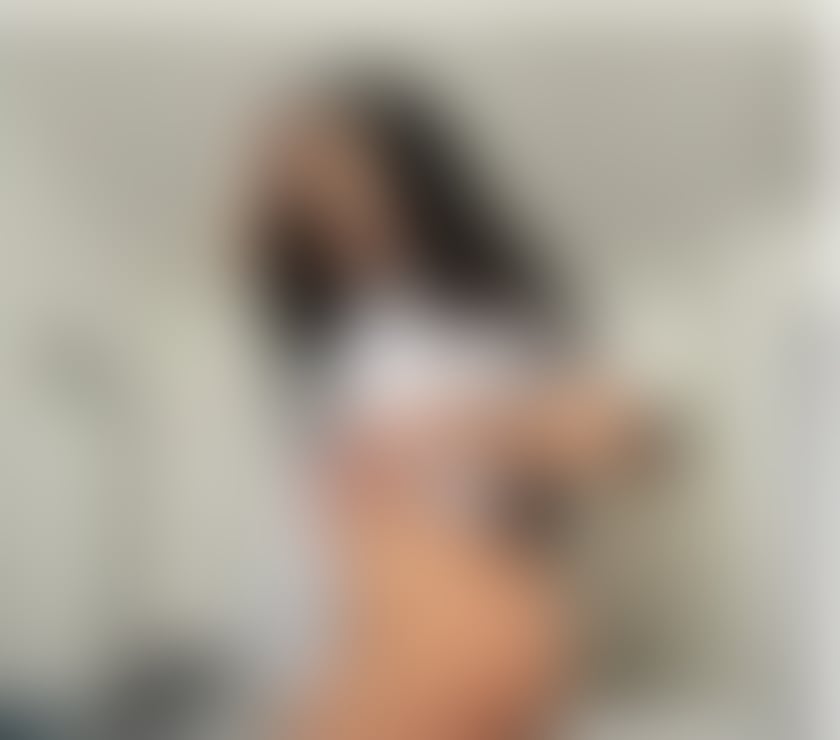 Escorts Luton Town Centre Luton - Photos for New girls in town 🤭 Lina BEST PARTY GIRL🎉