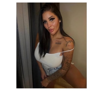  Escorts Three Bridges Crawley - Photos for 🔥Amazing Aidda new in Crawley💥 💯Party🍷