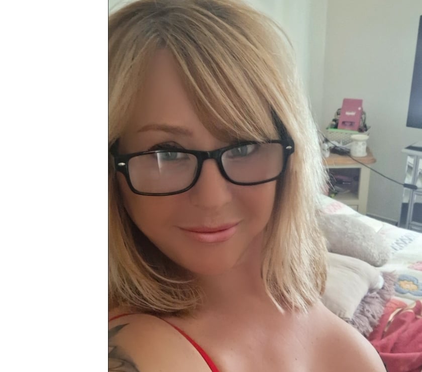 Adult Entertainment Central London London Bridge Station - Central London - Photos for PETITE CURVY MILF. BIG E CUP 🍒 🔥