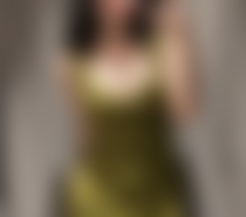 Escorts West Midlands Wolverhampton - Photos for Beautiful Indian Lady Offering Relaxing,calm companionship.