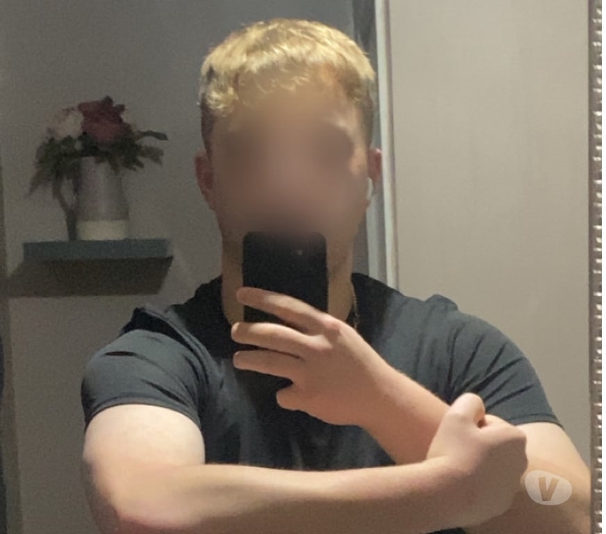 Escorts West Yorkshire Leeds - Photos for Young lad ready to make your fantasies come true