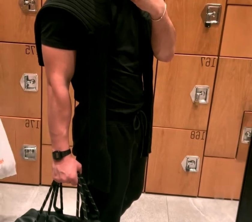 Trans Escorts Buckinghamshire Milton Keynes - Photos for Leonardo discreet boy size 9 inch 🍆 ready for you x