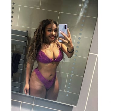 Photos for ✨Pamela, party girl.💦🤤❤️‍🔥