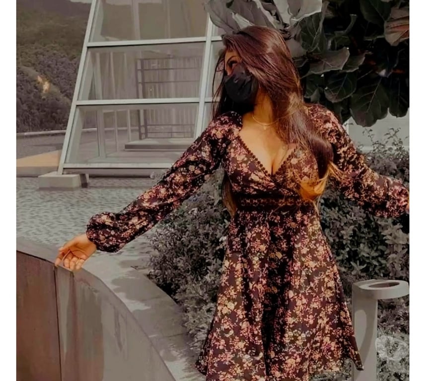 Escorts South East London Croydon - Photos for South Indian Rina NEW TO TOWN ( WHATSAPP ME)