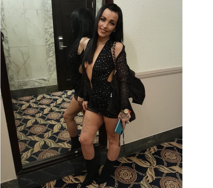 Escorts Greater Manchester Wigan - Photos for PARTY GIRL CHARLOTTE-RAE