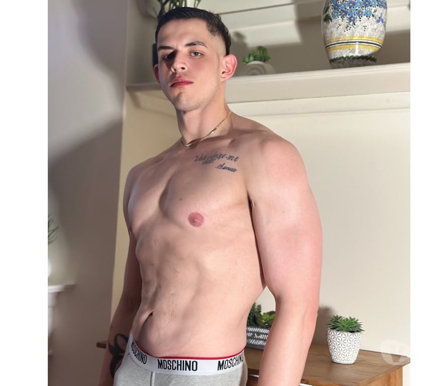  Gay massage East London Dalston - East London - Photos for Hot Latino Boy Top
