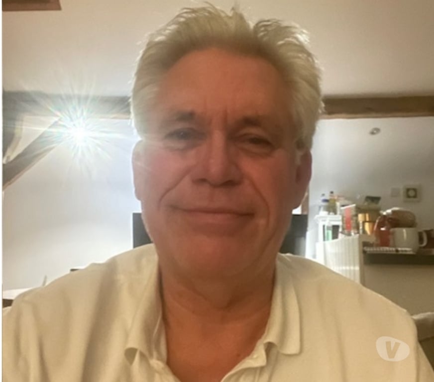 Escorts Surrey Elmbridge - Photos for Mature Gentleman Escort