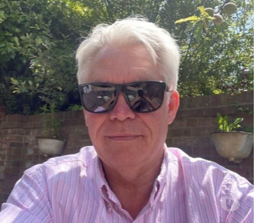 Escorts Surrey Elmbridge - Photos for Mature Gentleman Escort